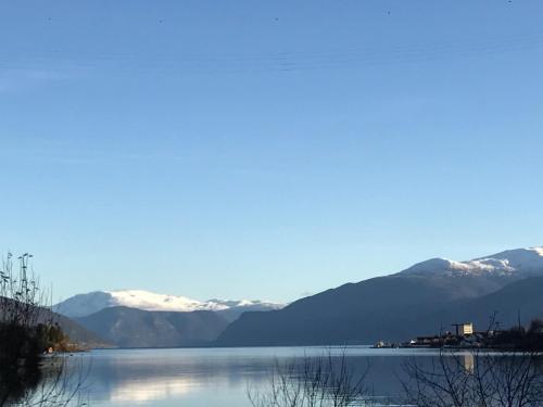 Villa Holmen, ground floor apartment in Balestrand Villa Holmen, ground floor apartment in Balestrand