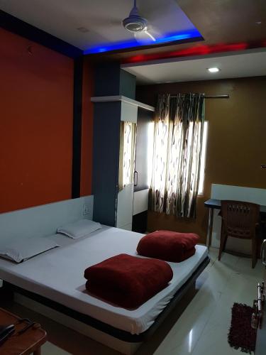 Shri Radhe Krishna Hotel in Omkareshwar Shri Radhe Krishna Hotel in Omkareshwar