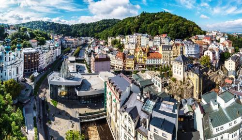 Фасада на хотела, Hotel Romance Puskin in Карлови Вари Фасада на хотела, Hotel Romance Puskin in Карлови Вари