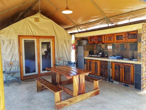 Kitchen, OuKlip Game Lodge in Cullinan Kitchen, OuKlip Game Lodge in Cullinan