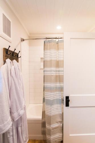 This photo about Bear Mountain Inn shared on HyHotel.com