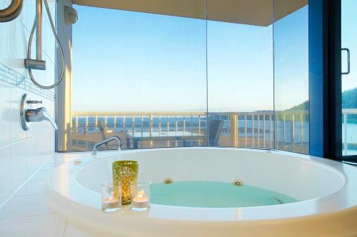 Bathroom, at Whitsunday Vista Holiday Apartments in Whitsunday Islands Bathroom, at Whitsunday Vista Holiday Apartments in Whitsunday Islands