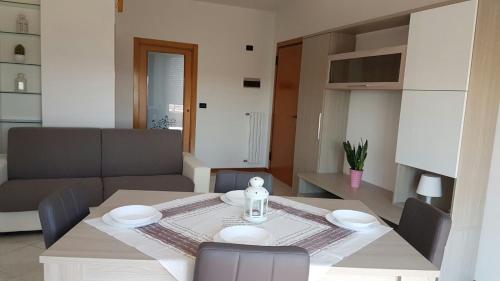 Közös társalgó / TV, DOMUS MARIS Viserba, Spiagge e Centro a 100 mt, SPECIALE OFFERTA NATALE, a 5 minuti RIMINIFIERA PROM in Rimini Közös társalgó / TV, DOMUS MARIS Viserba, Spiagge e Centro a 100 mt, SPECIALE OFFERTA NATALE, a 5 minuti RIMINIFIERA PROM in Rimini