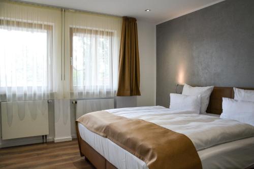 Hotel-Restaurant Kolbl in Enkenbach-Alsenborn Hotel-Restaurant Kolbl in Enkenbach-Alsenborn