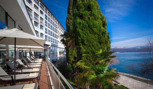 شرفة/ تراس, Remisens Hotel Kristal in Opatija شرفة/ تراس, Remisens Hotel Kristal in Opatija