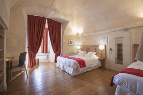 Les Chambres de l'Abbaye in Saintes Les Chambres de l'Abbaye in Saintes