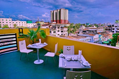 호텔 오로라 (Hotel Aurora) in 만달레이 호텔 오로라 (Hotel Aurora) in 만달레이