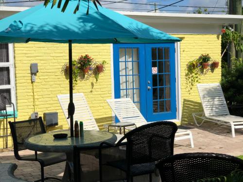 Létesítmények, Calypso Inn Wilton Gay Male Resort in Wilton Manors Létesítmények, Calypso Inn Wilton Gay Male Resort in Wilton Manors