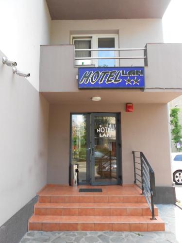 Entrada, Hostel Lan in Oradea City Center Entrada, Hostel Lan in Oradea City Center