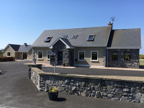 Exterior view, O'Learys Lodge in Doolin Exterior view, O'Learys Lodge in Doolin