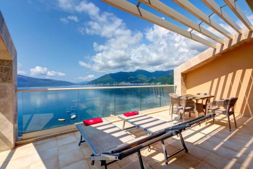 Apartments Villa Adriatic in Donja Lastva Apartments Villa Adriatic in Donja Lastva
