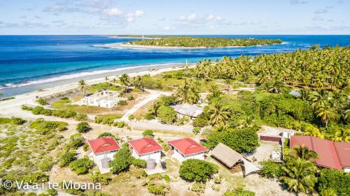 Beach, Va'a i te Moana in Rangiroa Beach, Va'a i te Moana in Rangiroa