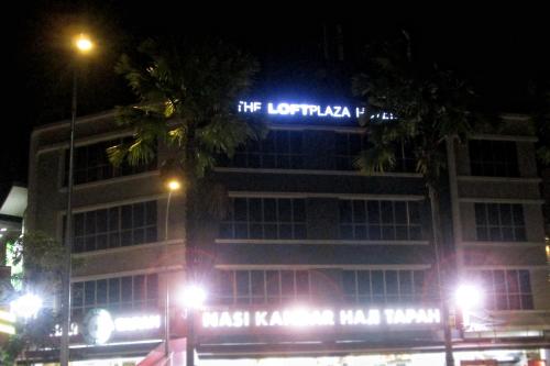 더 로프트플라자 호텔 (The Loftplaza Hotel) in 방이 더 로프트플라자 호텔 (The Loftplaza Hotel) in 방이