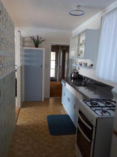 เรดวูด ลอดจ์ โมเต็ล (Redwood Lodge Motel) in เลวิน เรดวูด ลอดจ์ โมเต็ล (Redwood Lodge Motel) in เลวิน