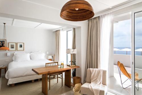 Les Roches Rouges, a Beaumier hotel in Saint-Raphael Les Roches Rouges, a Beaumier hotel in Saint-Raphael