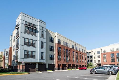 在meiguo.com看到的Global Luxury Suites in Sterling的介绍图片