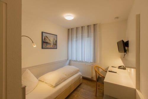 This photo about Lowen Hotel & Restaurant shared on HyHotel.com