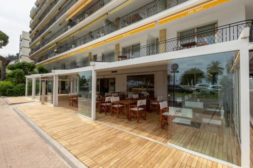 Entrance, La Dolce Vita Hotel in Menton Entrance, La Dolce Vita Hotel in Menton