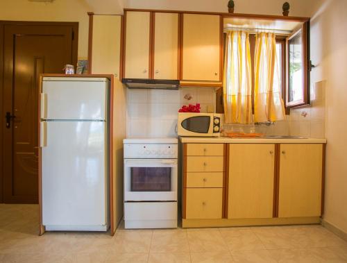This photo about Ammos Apartments shared on HyHotel.com