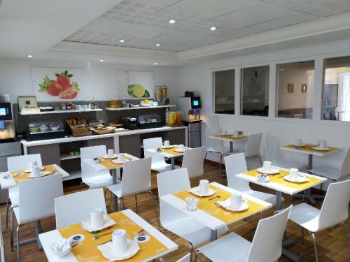 Food and beverages, Aparthotel Adagio Access Marseille Prado Perier near Basilique du Sacre-Ceour Food and beverages, Aparthotel Adagio Access Marseille Prado Perier near Basilique du Sacre-Ceour