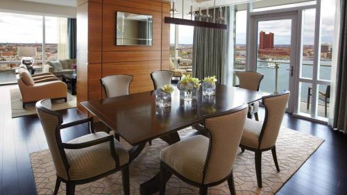 Fasiliteter, Four Seasons Hotel Baltimore in Jonestown Fasiliteter, Four Seasons Hotel Baltimore in Jonestown