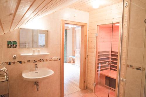 Urlaub mitten im Wald - Lueg