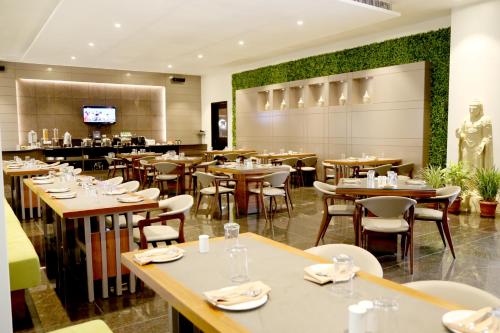 Ételek és italok, Hotel AGC near Aurangabad repülőtér Ételek és italok, Hotel AGC near Aurangabad repülőtér