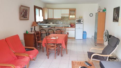 Saint Raphael - Appartement dans villa au calme a Valescure y- Prix inchanges in Vallon du Mal Temps Saint Raphael - Appartement dans villa au calme a Valescure y- Prix inchanges in Vallon du Mal Temps