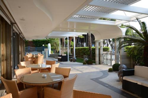 Exterior view, Hotel Sporting in Alba Adriatica Exterior view, Hotel Sporting in Alba Adriatica