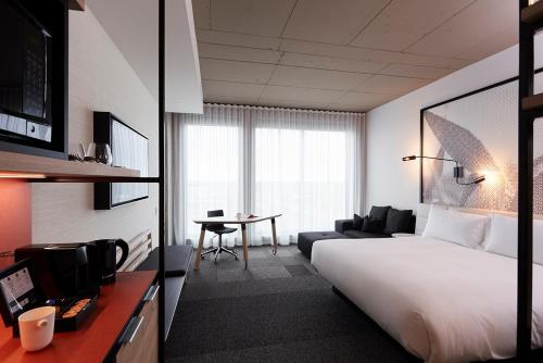 Hôtel Escad Quartier DIX30 (Hotel Escad Quartier DIX30) in Brossard (Québec) Hôtel Escad Quartier DIX30 (Hotel Escad Quartier DIX30) in Brossard (Québec)