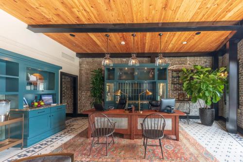 Előcsarnok, Andrew Pinckney Inn near Confederate Múzeum Előcsarnok, Andrew Pinckney Inn near Confederate Múzeum