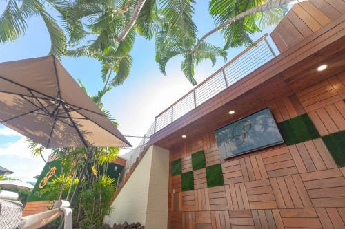 مسبح, بولينيزيان ريزدنسيز وايكيكي بيتش (Polynesian Residences, Waikiki Beach) in Honolulu (HI) مسبح, بولينيزيان ريزدنسيز وايكيكي بيتش (Polynesian Residences, Waikiki Beach) in Honolulu (HI)