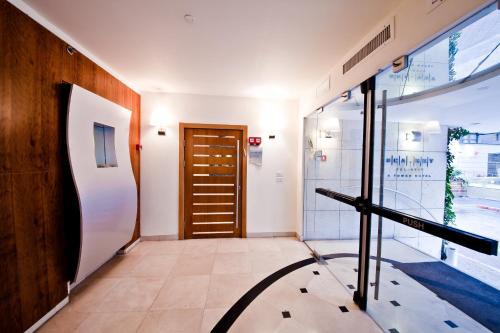Intrare, Seanet Hotel in Tel Aviv Intrare, Seanet Hotel in Tel Aviv