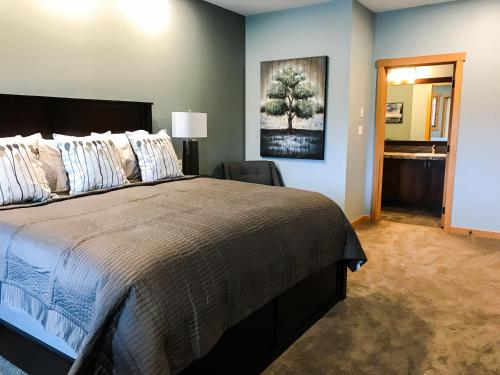 The Residences at Fairmont Ridge in Fairmont Hot Springs (BC) The Residences at Fairmont Ridge in Fairmont Hot Springs (BC)