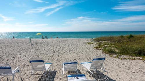 Beach, Beach and sunset view from your balcony in Longboat Key (FL) Beach, Beach and sunset view from your balcony in Longboat Key (FL)