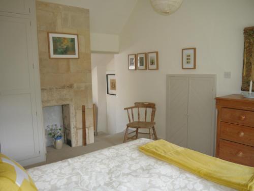 Quartos, Yew Tree Cottage in Claverton Quartos, Yew Tree Cottage in Claverton