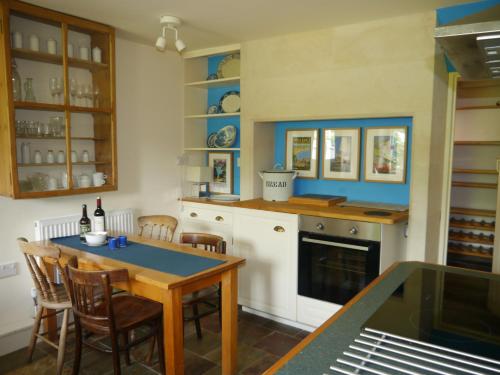 Yew Tree Cottage in Claverton Yew Tree Cottage in Claverton