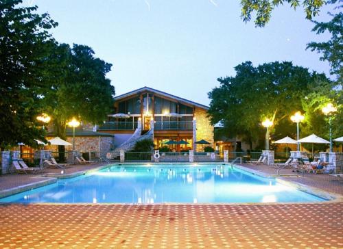 Bazen, Inn of the Hills Hotel and Conference Center in Kerrville (TX) Bazen, Inn of the Hills Hotel and Conference Center in Kerrville (TX)