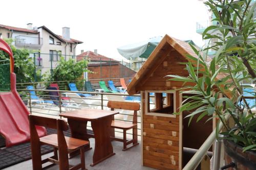 This photo about Hotel Onyx shared on HyHotel.com