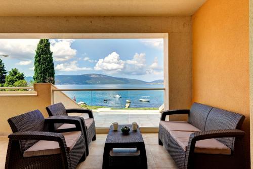 Balkon/teras, Apartments Villa Adriatic in Donja Lastva Balkon/teras, Apartments Villa Adriatic in Donja Lastva