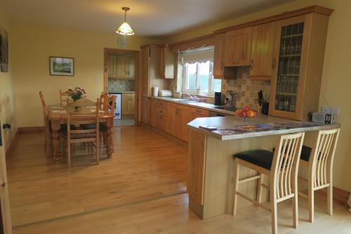 THISTLEDOWN - Ballina - Crossmolina - County Mayo - Sleeps 8 - Sister property to Inglewood in Foxford THISTLEDOWN - Ballina - Crossmolina - County Mayo - Sleeps 8 - Sister property to Inglewood in Foxford