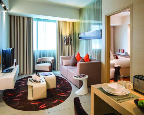 Park Avenue Rochester Hotel near Buona Vista MRT Station Park Avenue Rochester Hotel near Buona Vista MRT Station