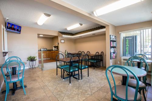 Relax Inn and Suites Kuttawa in Kuttawa (KY) Relax Inn and Suites Kuttawa in Kuttawa (KY)