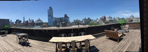 Balcony/terrace, The Ridge Hotel in New York (NY) Balcony/terrace, The Ridge Hotel in New York (NY)