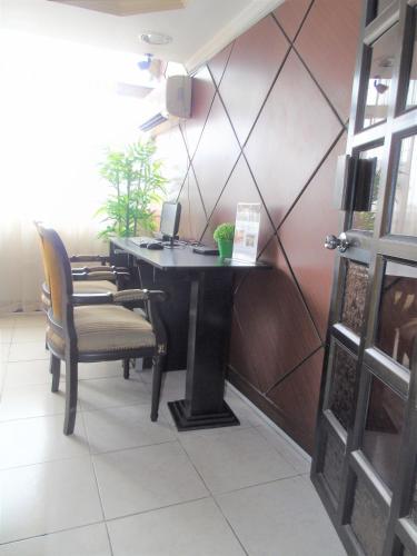 Hotel Malecon Inn in Guayaquil City Center Hotel Malecon Inn in Guayaquil City Center