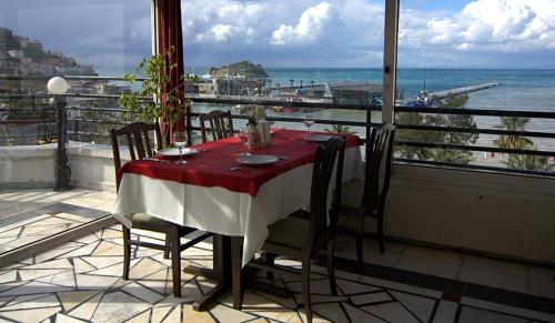 Restaurant, Surtel Hotel in Kusadasi Restaurant, Surtel Hotel in Kusadasi