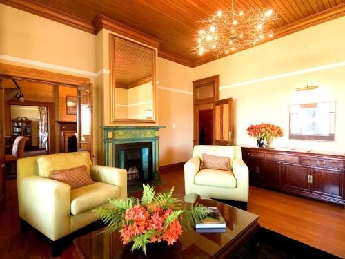 Pub/Ruang Rehat, Falcons View Manor in Knysna Central Pub/Ruang Rehat, Falcons View Manor in Knysna Central