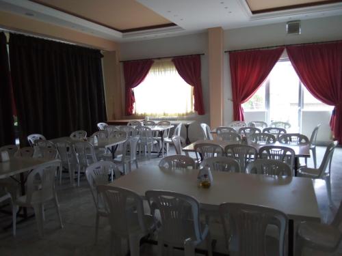 Restoran, Palace Hotel in Bcharre Restoran, Palace Hotel in Bcharre