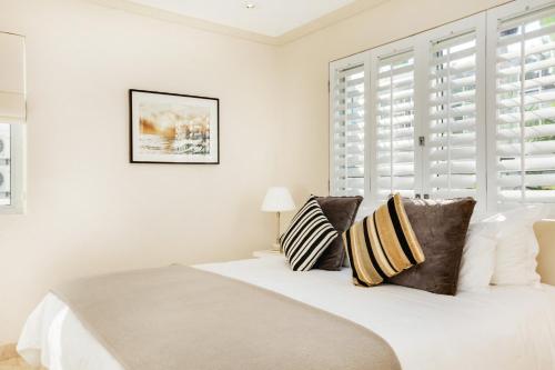 Luxury Townhouse with Ocean and Mountain Views