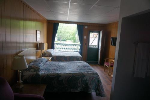 北峰汽車旅館 (Northern Peaks Motor Inn) in 戈爾哈姆 (NH) 北峰汽車旅館 (Northern Peaks Motor Inn) in 戈爾哈姆 (NH)
